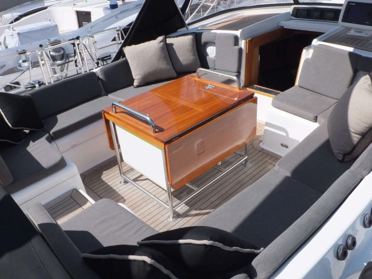 Verhuur Jacht Oyster Marine met vaarbewijs