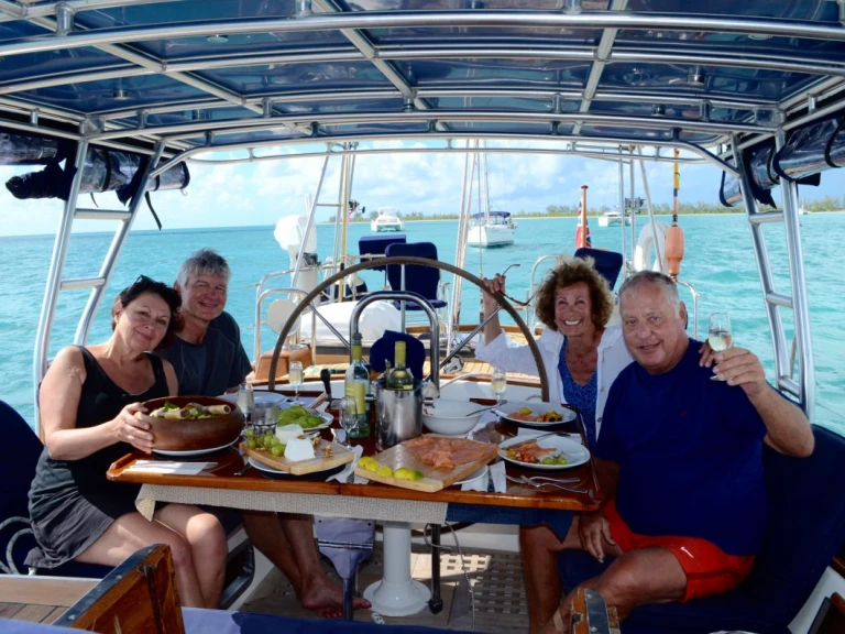 Huur een W.I. Crealock THE DOVE in Antigua