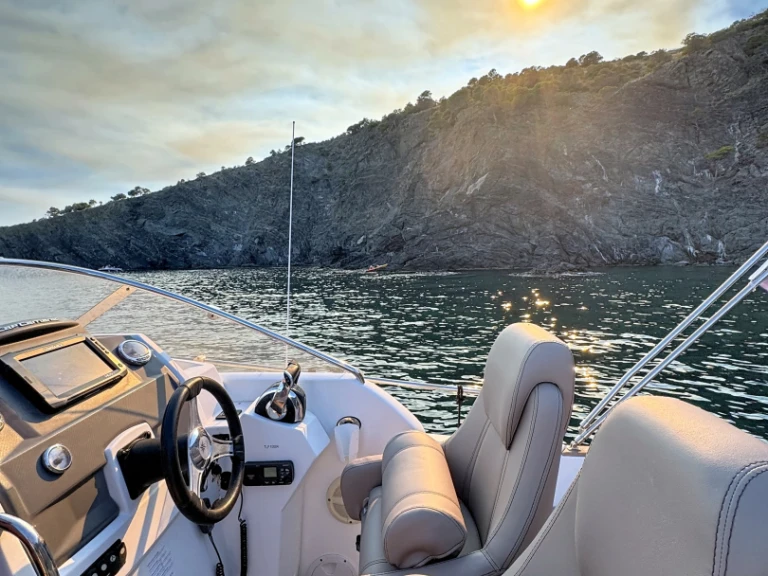 Bootverhuur Jeanneau Cap Camarat 8.5 WA in Cerbère via SamBoat