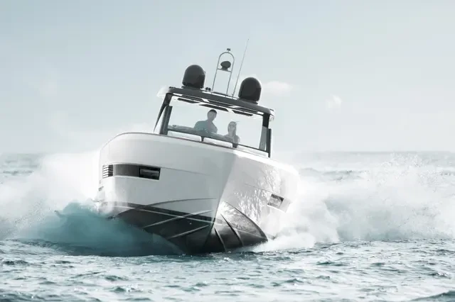 Huur een Fjord Fjord 42 Open in Saint-Tropez