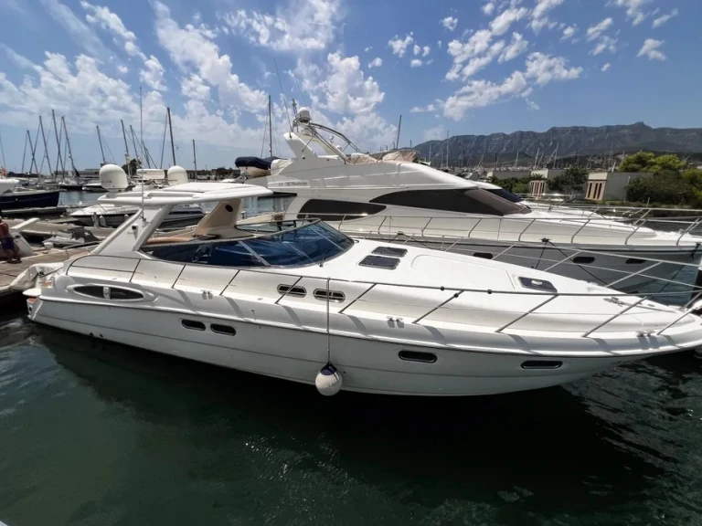 Bootverhuur Sealine S48 in Vibo Marina via SamBoat
