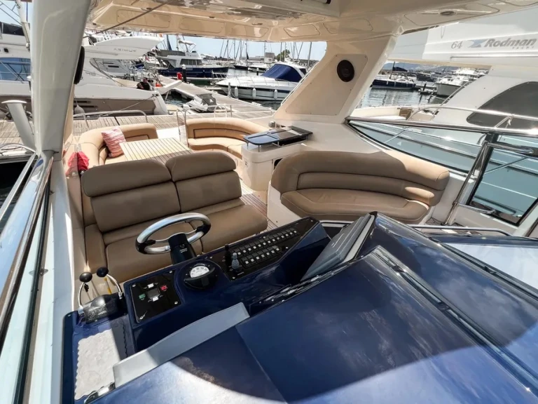 Verhuur Motorboot Sealine met vaarbewijs