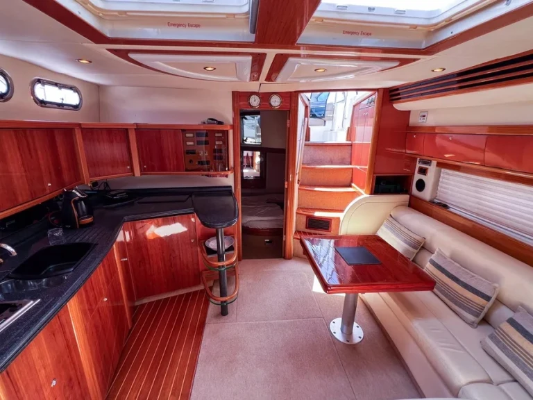 Motorboot te huur in Vibo Marina voor de beste prijs