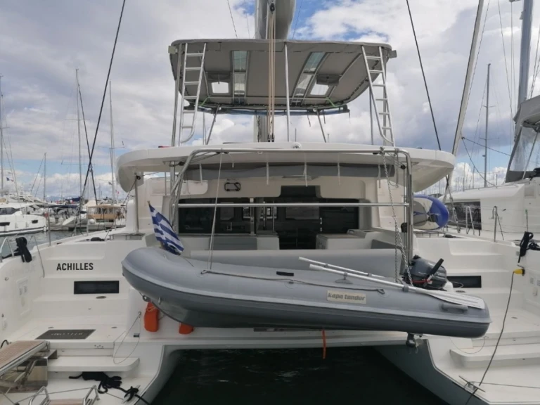 Verhuur Catamaran Lagoon met vaarbewijs