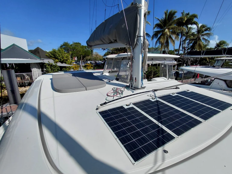 Verhuur Catamaran Lagoon met vaarbewijs