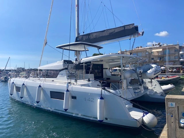 Bootverhuur Le Marin goedkoop Lagoon 42
