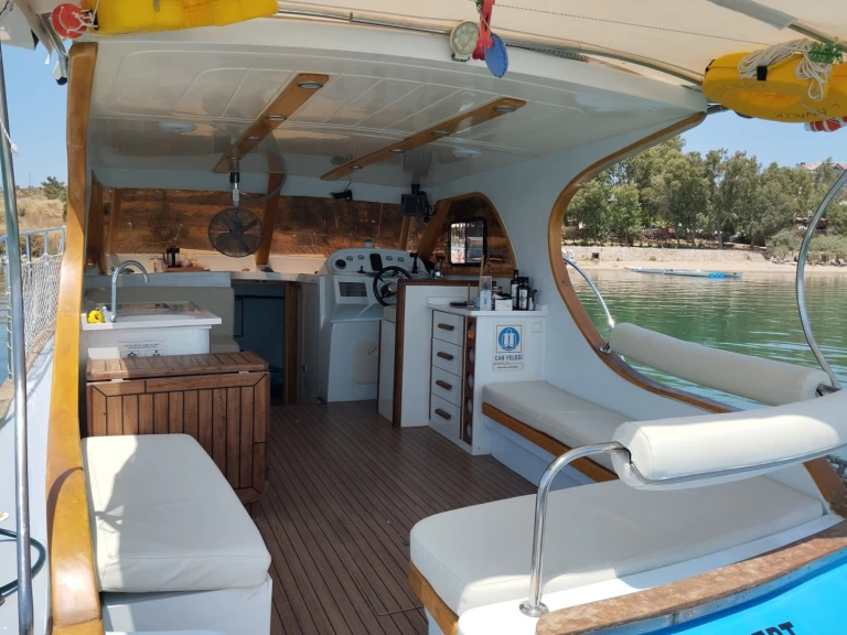 Motorboot te huur in Ayvalık voor de beste prijs