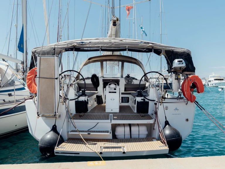 Bootverhuur Álimos goedkoop Sun Odyssey 440