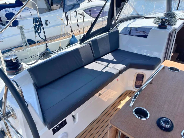 Bénéteau Oceanis 40.1 te huur van particulier of professional in Álimos