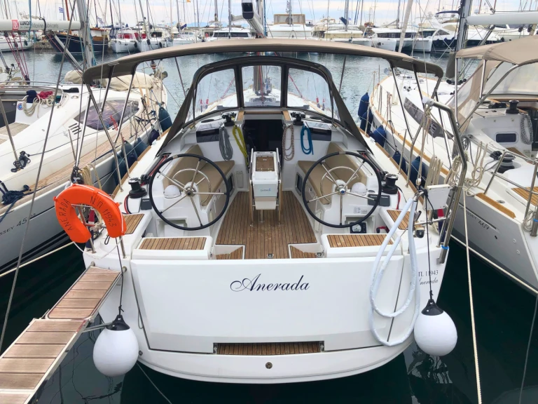 Huur een Jeanneau Sun Odyssey 419 in Álimos