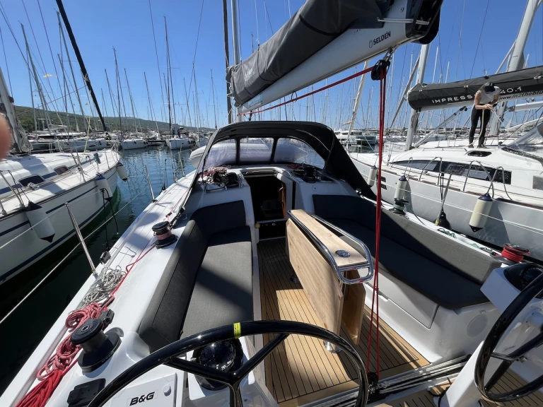 Huur een Dehler Dehler 38 SQ in Punat