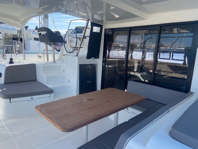Verhuur Catamaran Lagoon met vaarbewijs