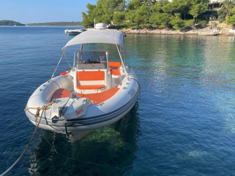 Verhuur RIB Marlin Boat met vaarbewijs