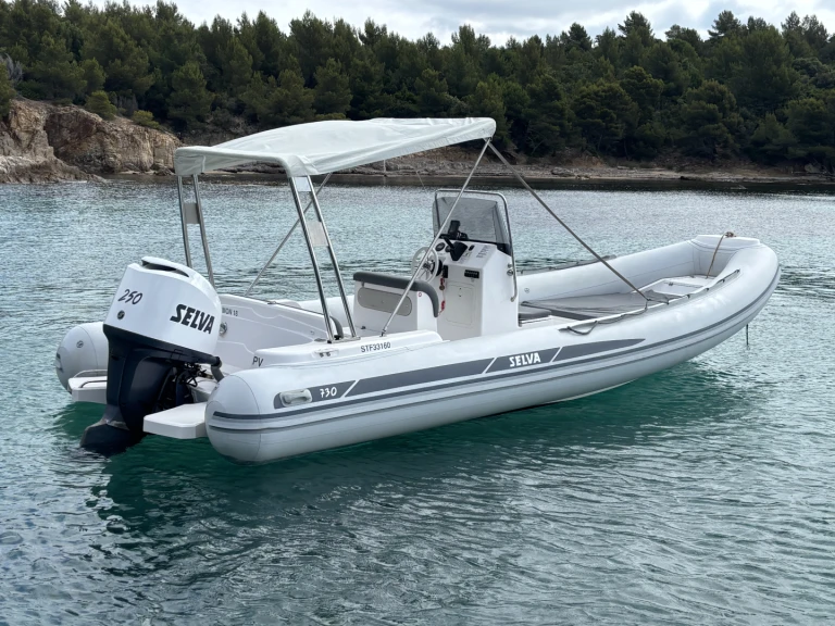 RIB te huur in Hyères voor de beste prijs
