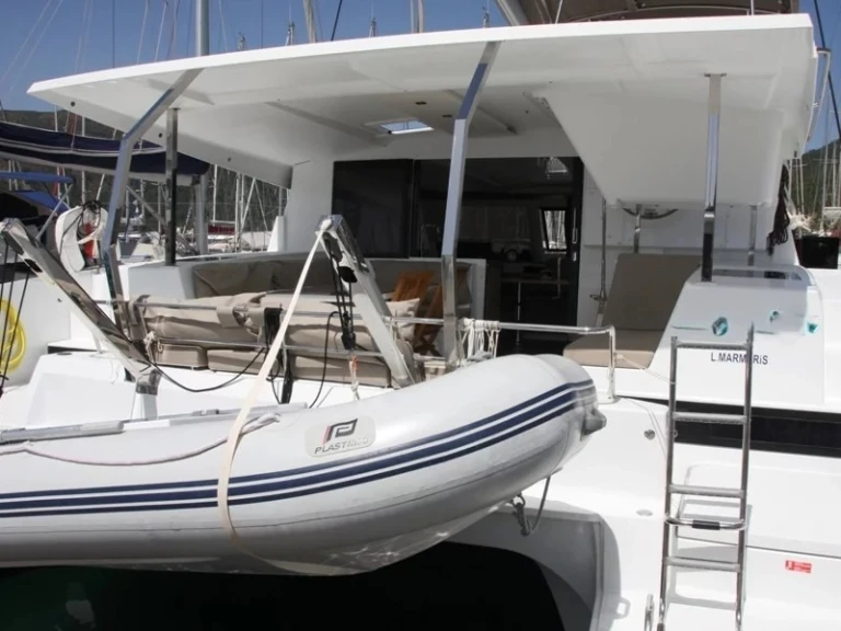 Verhuur Catamaran Custom Made met vaarbewijs