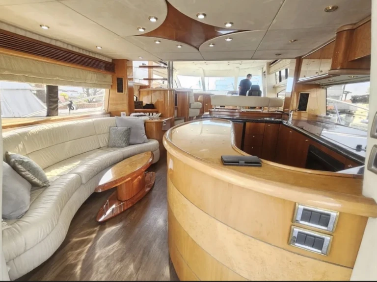 Jachthuur in Golfe-Juan - Sunseeker Manhattan 74 MK II via SamBoat