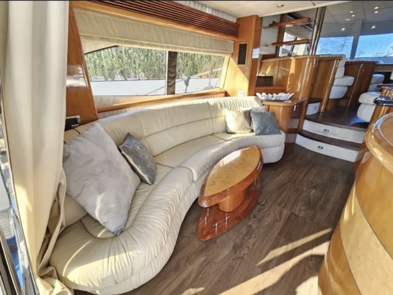 Bootverhuur Golfe-Juan goedkoop Manhattan 74 MK II