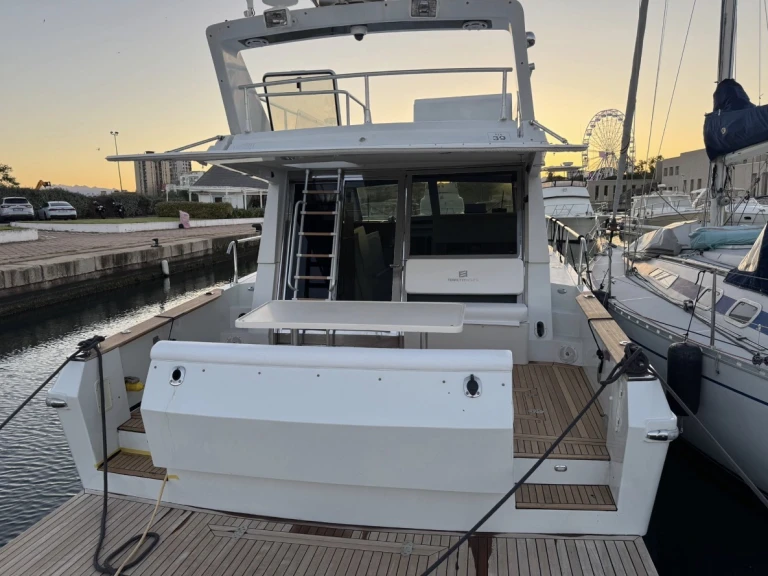 Huur een Ferretti Ferretti 39 in Golfo Aranci Port