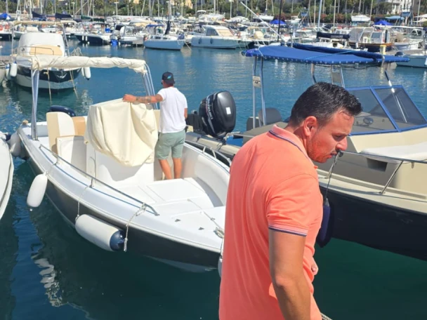Verhuur Motorboot in Salerno - Generica Generica