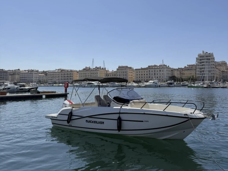 Huur Motorboot met of zonder schipper Quicksilver in Marseille