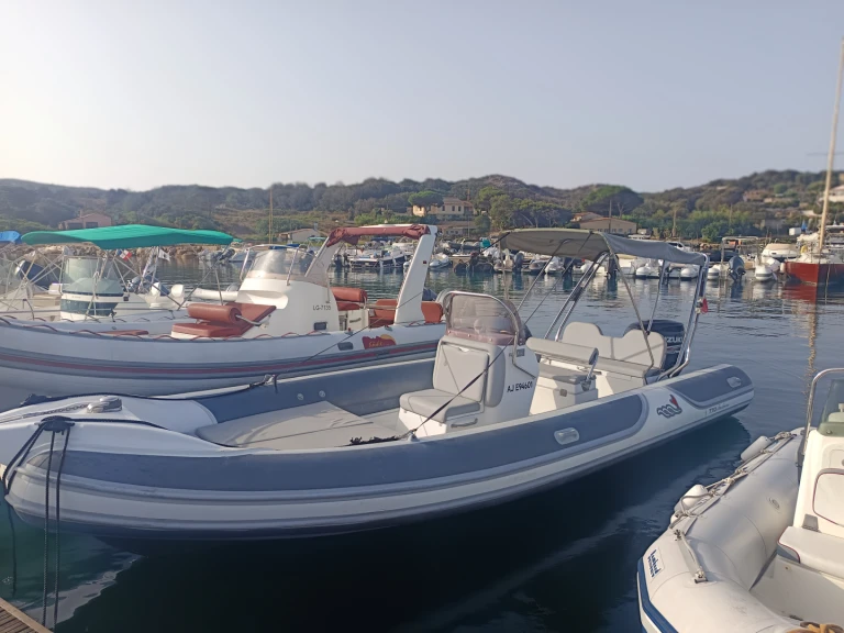 Huur een MV Marine 770 Fashion  in Sant'Amanza