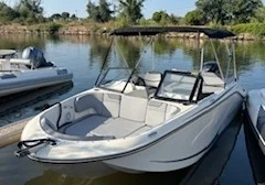 Bootverhuur Bayliner M19 in Hyères via SamBoat