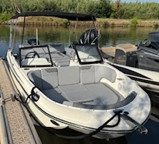 Huur Motorboot met of zonder schipper Bayliner in Hyères
