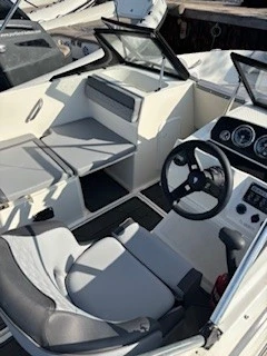 Verhuur Motorboot Bayliner met vaarbewijs