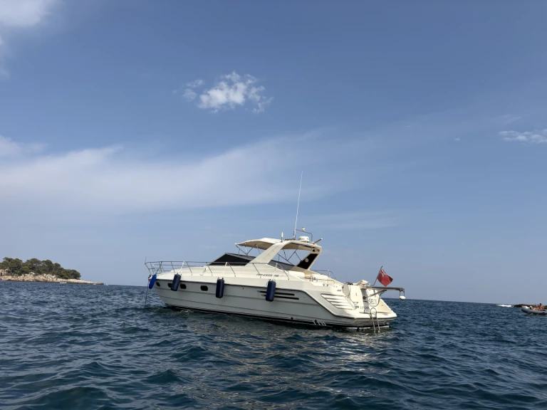 Bootverhuur Princess 46 in Antibes via SamBoat