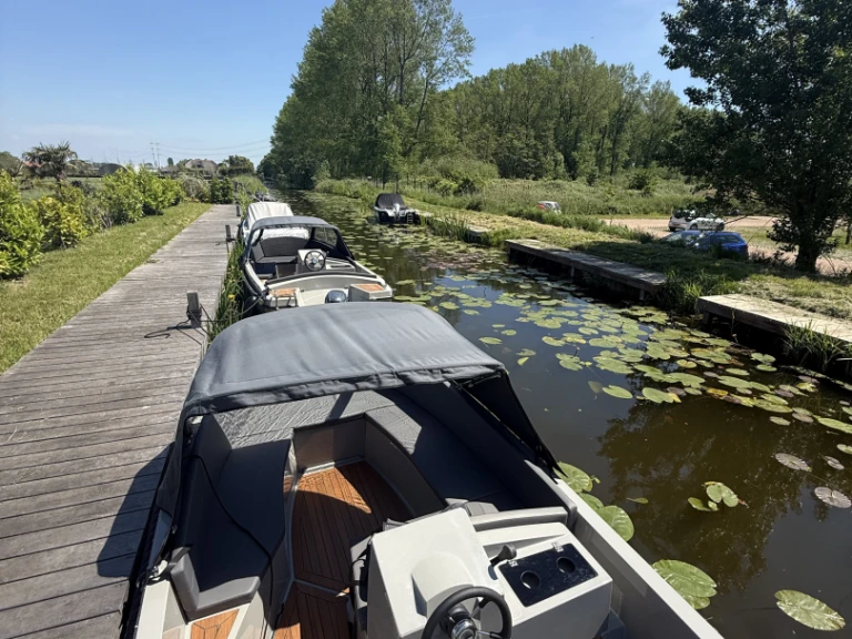 Huur Motorboot met of zonder schipper Aqua24 in Oud Ade