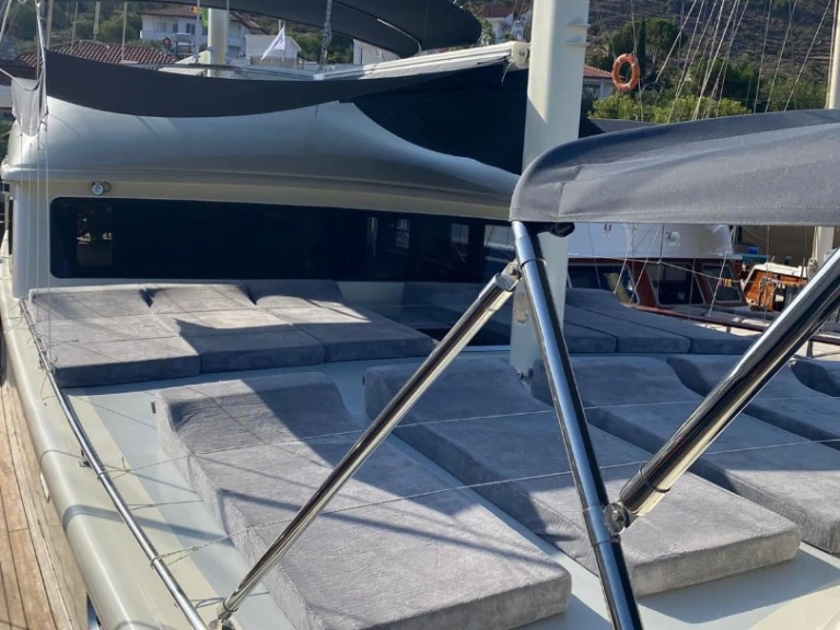 Verhuur Zeilboot Custom Made met vaarbewijs