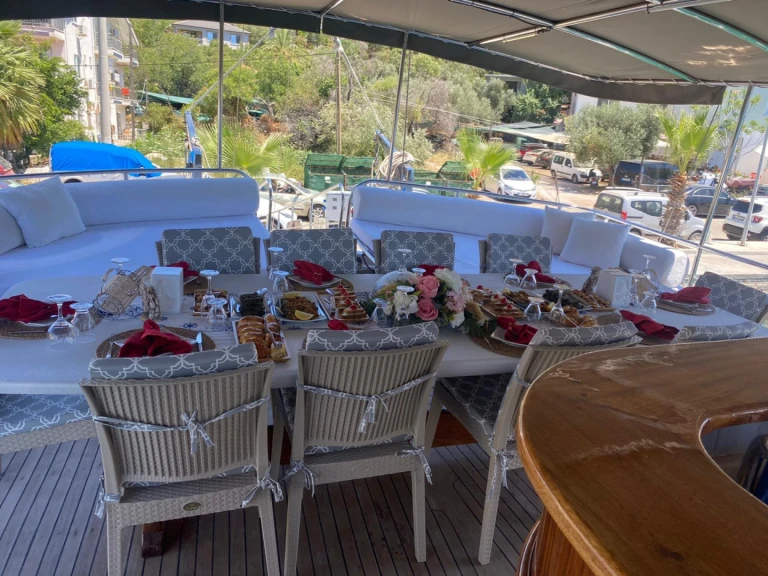 Huur een Custom Made Custom made in Marmaris