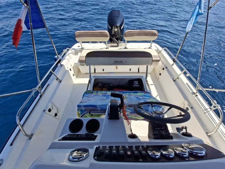Verhuur Motorboot Boston Whaler met vaarbewijs