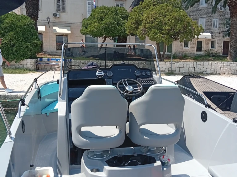 Bootverhuur Jeanneau Cap Camarat 7.5 CC Style in Split via SamBoat