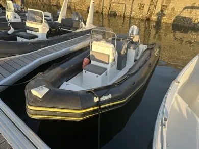 Huur een Bombard Explorer 550 SP in Bénodet