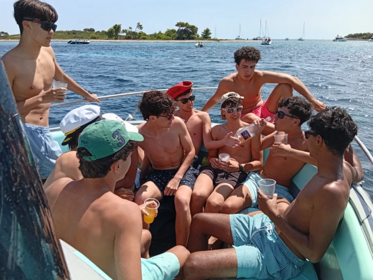 Motorboot te huur in Split voor de beste prijs