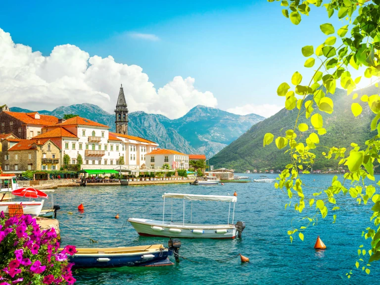 Huur een Atlantic open 670 in Kotor