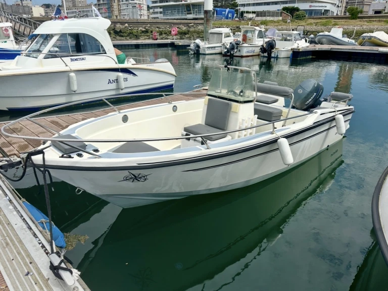 Huur Motorboot met of zonder schipper B2 Marine in Le Havre
