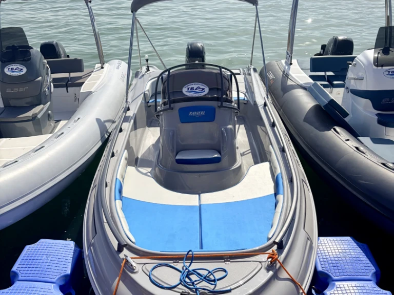 Verhuur Motorboot Ranieri met vaarbewijs