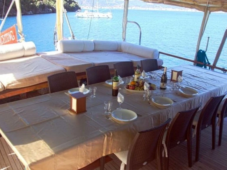 Huur een Custom Made Custom made in Fethiye