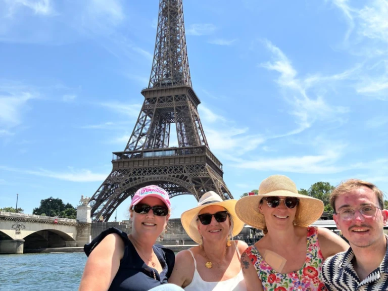 Huur een monterrey Mercruser in Paris