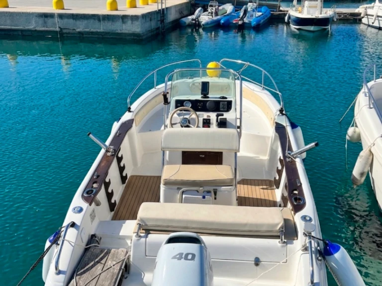 Huur Motorboot met of zonder schipper Marea in Brindisi