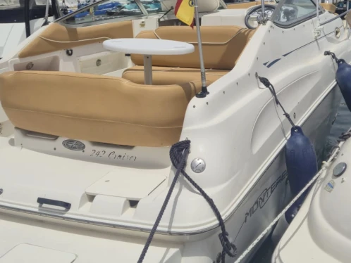 Huur een Monterey 242 cruiser in Marbella