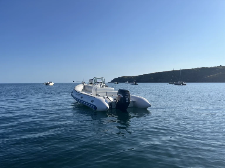 Bootverhuur Bombard Explorer 640 SB in Locmaria via SamBoat