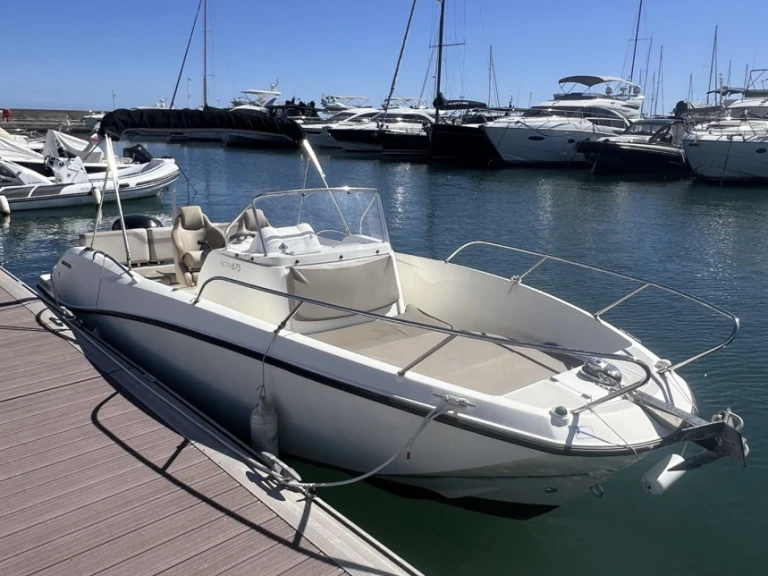 Huur een Quicksilver Activ 675 Open in Marseille