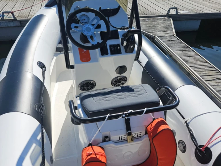 Verhuur RIB in Pornichet - 3D Tender TR54