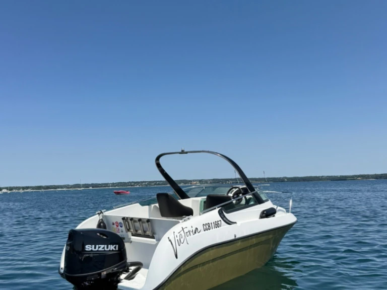 Verhuur Motorboot Bénéteau met vaarbewijs