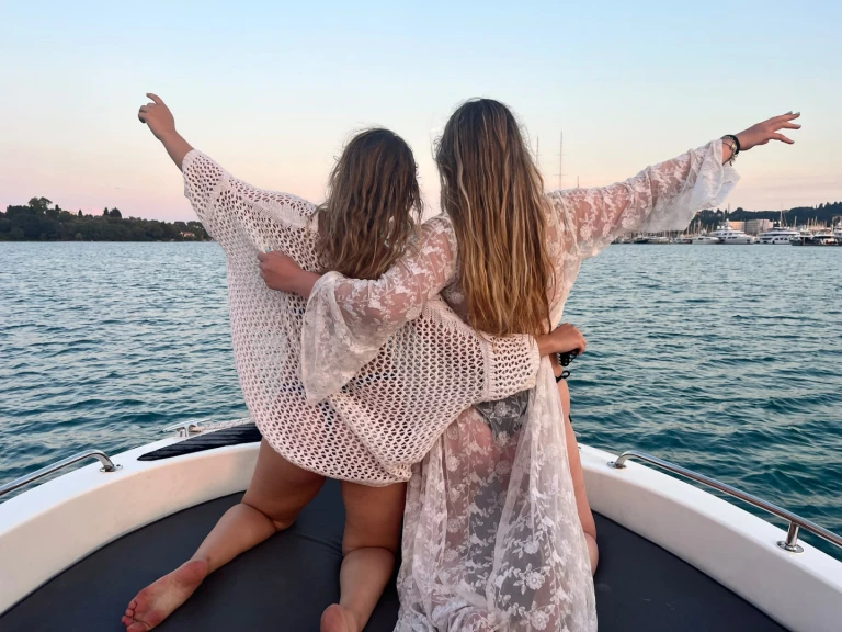 Bootverhuur Poseidon 6.40 in Gouviá via SamBoat
