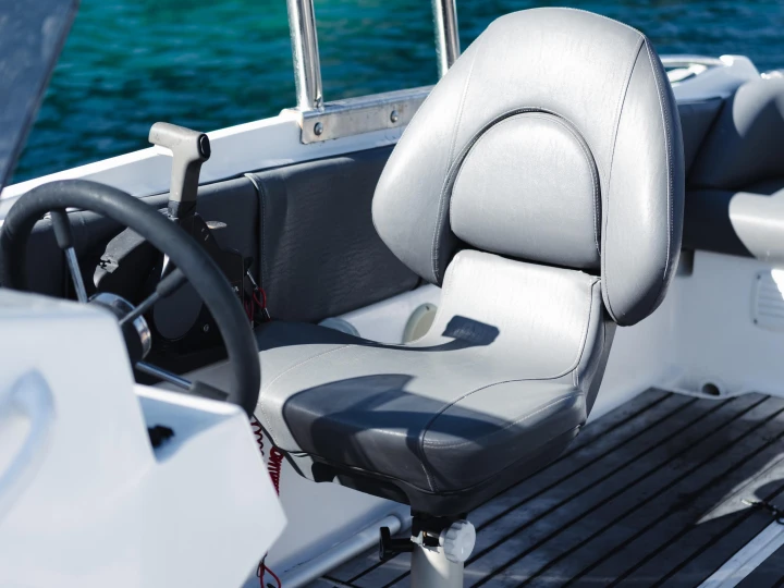 Huur Motorboot met of zonder schipper Poseidon in Gouviá
