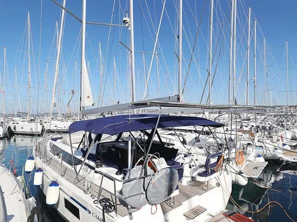 Bootverhuur Bavaria Bavaria C42 in Biograd na Moru via SamBoat